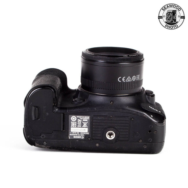 Canon 7D Mark II 20.2mp w/50mm f/1.8 GOOD-