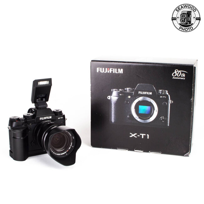 Fujifilm X-T1 16.3mp w/18-55mm XF Zoom, Flash, Grip EXCELLENT