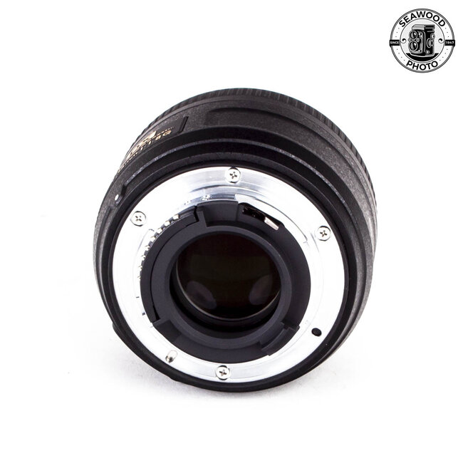 Nikon AF-S 35mm f/1.8G w/Shade EXCELLENT