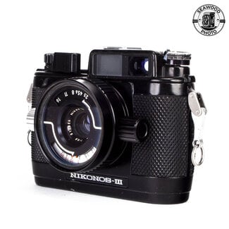 Nikon Nikonos III with 28mm f/3.5, 35mm f/2.5, viewfinders and filters kit GOOD