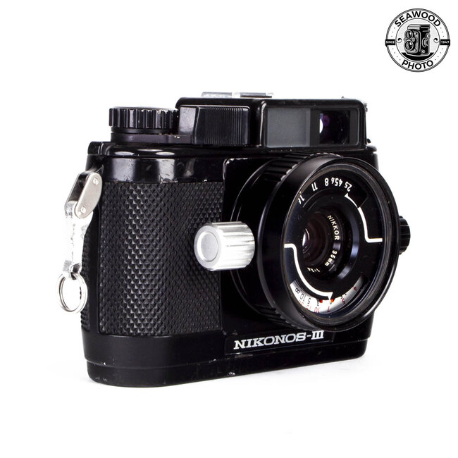 Nikonos III with 28mm f/3.5, 35mm f/2.5, viewfinders and filters kit GOOD