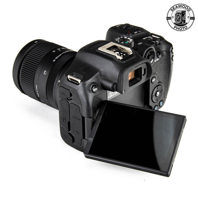 Canon EOS R7 w/ Sigma 18-50mm f/2.8 32.5MP LIKE NEW