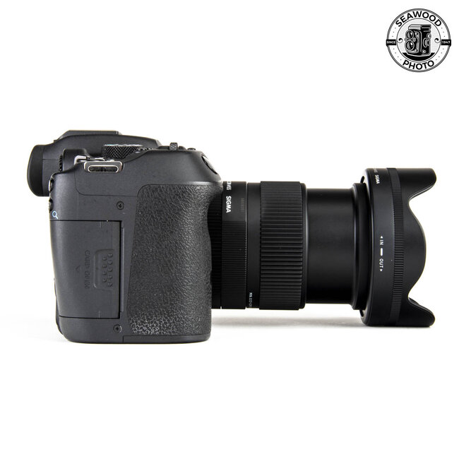 Canon EOS R7 w/ Sigma 18-50mm f/2.8 32.5MP LIKE NEW