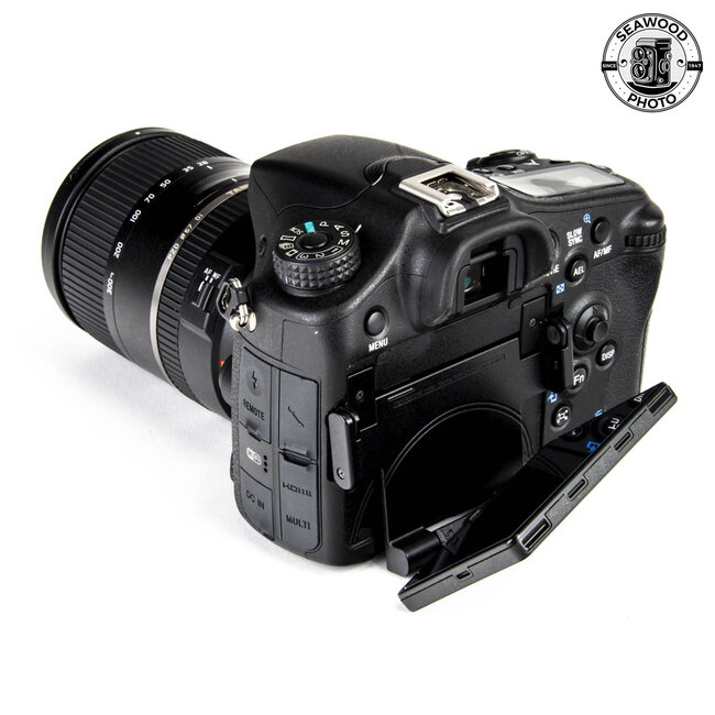 Sony A77 II 24.3mp w/Tamron 28-300mm EXCELLENT