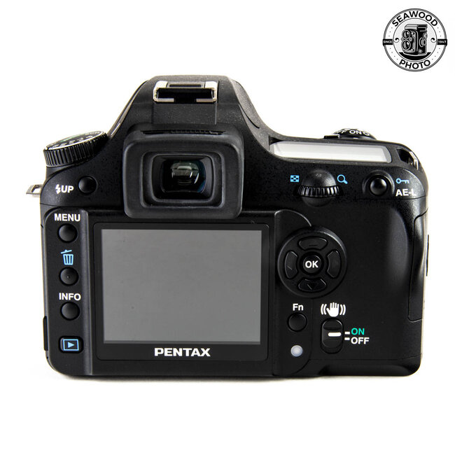 Pentax K100 D 6.1mp w/Promaster 28-300mm Zoom EXCELLENT