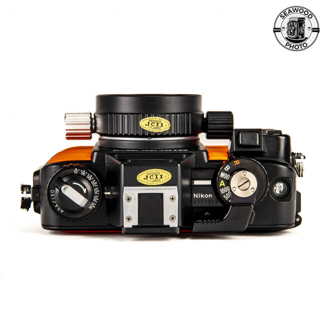 Nikonos V Kit w/35mm f/2.5,  20mm f/2.8, Strobe and Case GOOD+