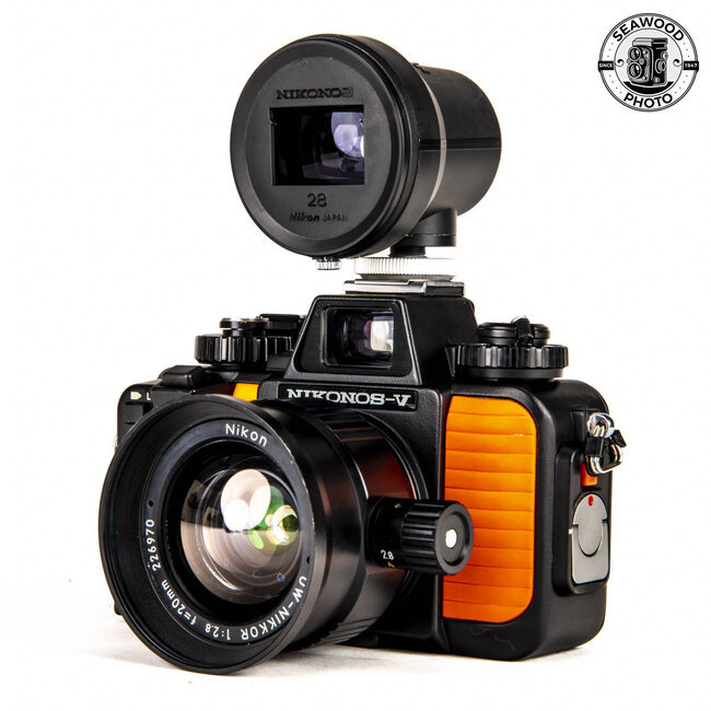 Nikonos V Kit w/35mm f/2.5,  20mm f/2.8, Strobe and Case GOOD+