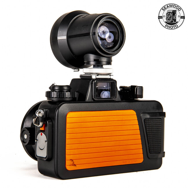 Nikonos V Kit w/35mm f/2.5,  20mm f/2.8, Strobe and Case GOOD+