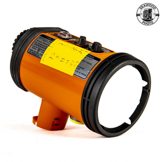 Nikonos V Kit w/35mm f/2.5,  20mm f/2.8, Strobe and Case GOOD+