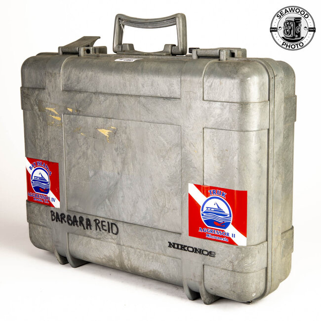 Nikonos V Kit w/35mm f/2.5,  20mm f/2.8, Strobe and Case GOOD+