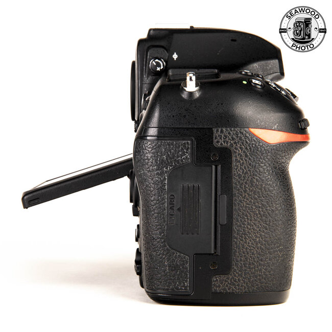 Nikon D850 45.7MP FX Body Only EXCELLENT