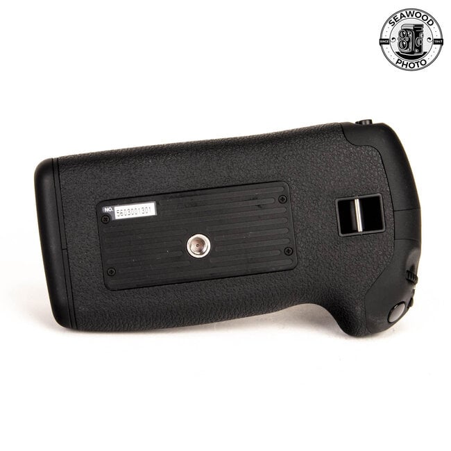 Canon BG-E11 Battery Grip for EOS 5D Mark III, 5DS, & 5DS R LIKE NEW