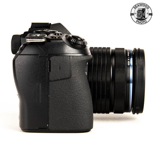Olympus OM-D E-M1 II 20.4MP w/12-45mm f4 GOOD+