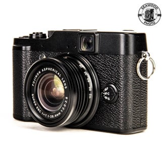 Fujifilm Fujifilm X10 12.0MP Black w/extras Excellent