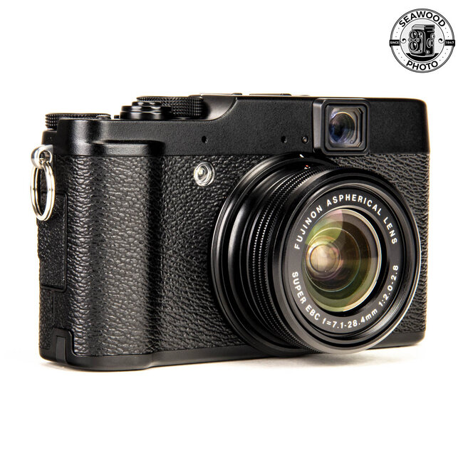 Fujifilm X10 12.0MP Black w/extras Excellent