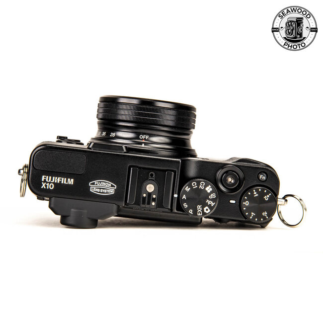 Fujifilm X10 12.0MP Black w/extras Excellent