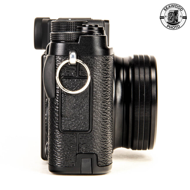 Fujifilm X10 12.0MP Black w/extras Excellent