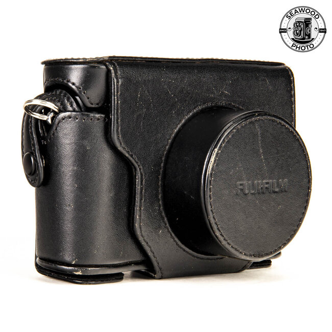 Fujifilm X10 12.0MP Black w/extras Excellent