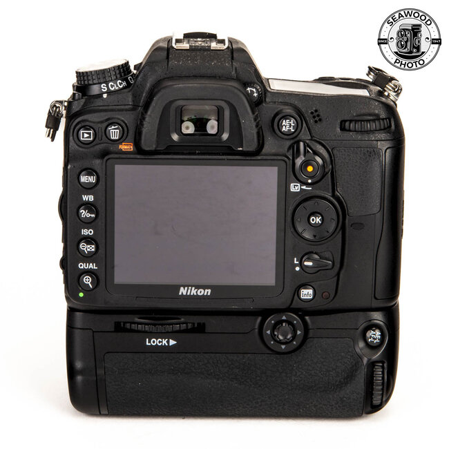 Nikon D7000 16.2MP w/ DX 35mm f/1.8 G GOOD+