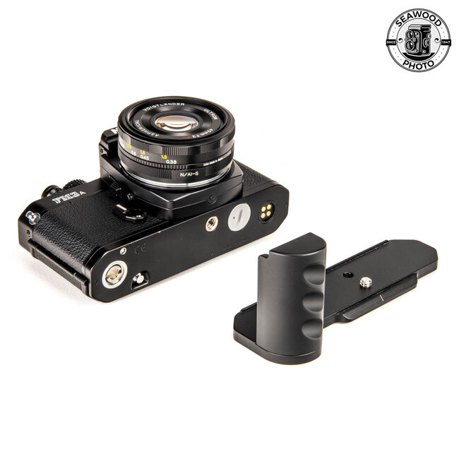 Nikon FM3A w/ Voigtlander Ultron 40mm f/2 SL EXCELLENT