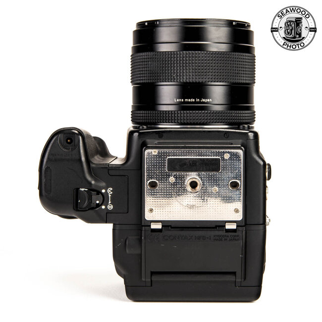 Contax 645 w/80mm f2 Planar and AE Prism GOOD