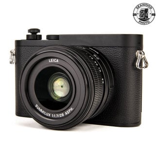 Leica Leica Q3 Monochrom w/Helium HE3 Grip EXCELLENT