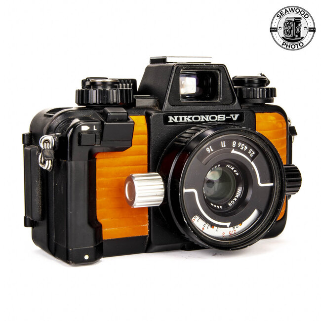 Nikonos V w/ 35mm f/2.8 FOR PARTS
