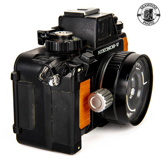 Nikonos V w/ 35mm f/2.8 FOR PARTS