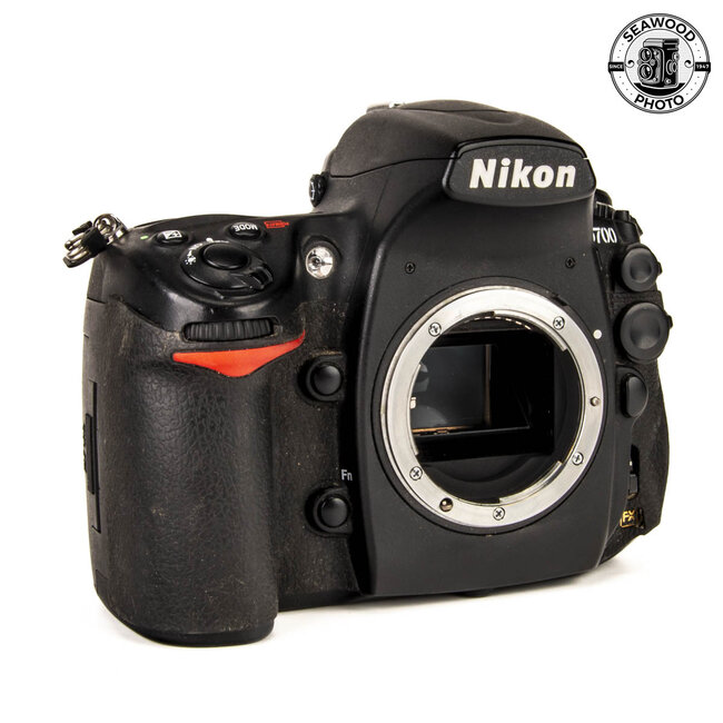 Nikon D700 12MP Body Only FOR PARTS