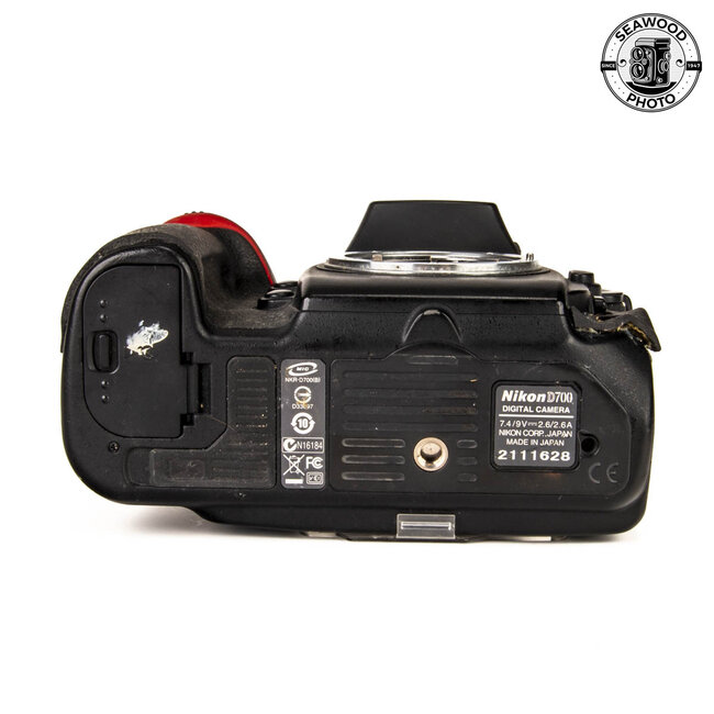 Nikon D700 12MP Body Only FOR PARTS