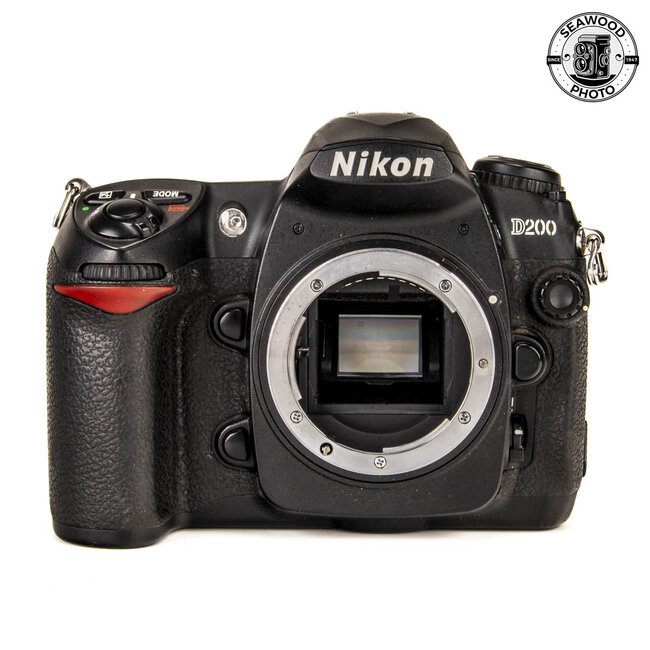 Nikon D200 10.2MP Body Only GOOD