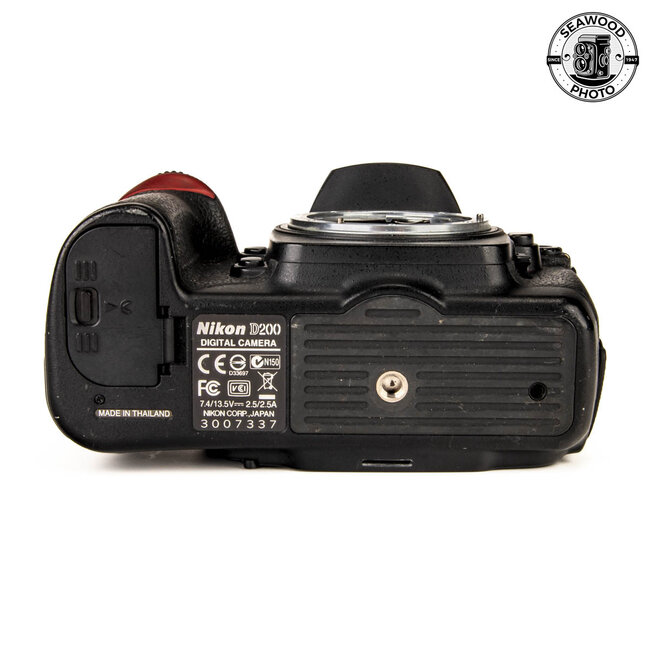 Nikon D200 10.2MP Body Only GOOD