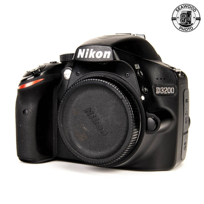 Nikon D3200 24.2 MP Body Only GOOD