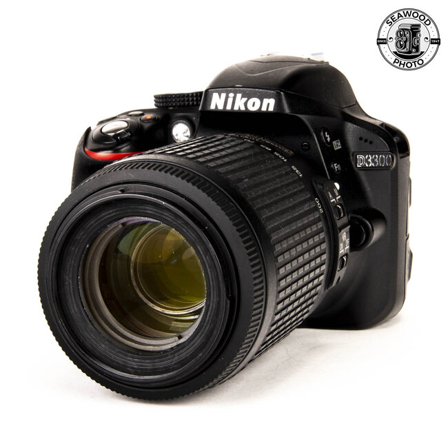 Nikon D3300 24.2 MP w/ 55-200mm f/4-5.6 GOOD