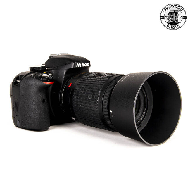 Nikon D3300 24.2 MP w/ 55-200mm f/4-5.6 GOOD