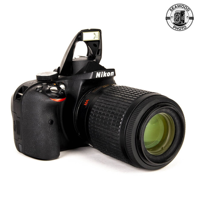 Nikon D3300 24.2 MP w/ 55-200mm f/4-5.6 GOOD