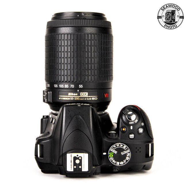Nikon D3300 24.2 MP w/ 55-200mm f/4-5.6 GOOD