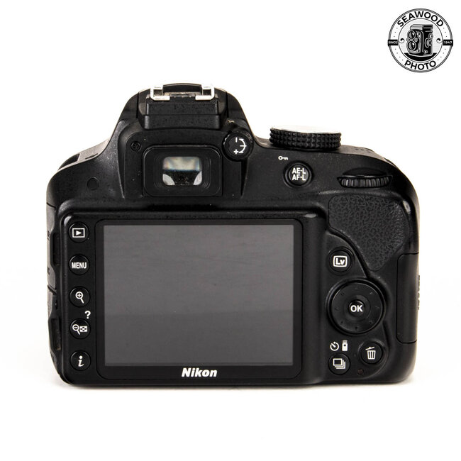 Nikon D3300 24.2 MP w/ 55-200mm f/4-5.6 GOOD
