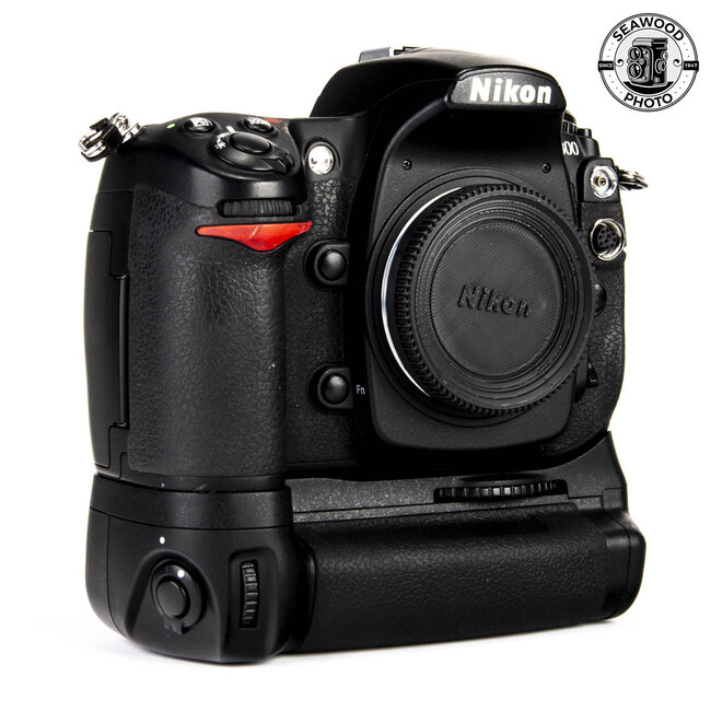 Nikon D300  Body 12.3MP w/ Battery Grip AS-IS