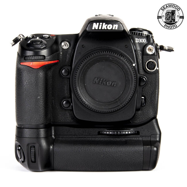 Nikon D300  Body 12.3MP w/ Battery Grip AS-IS