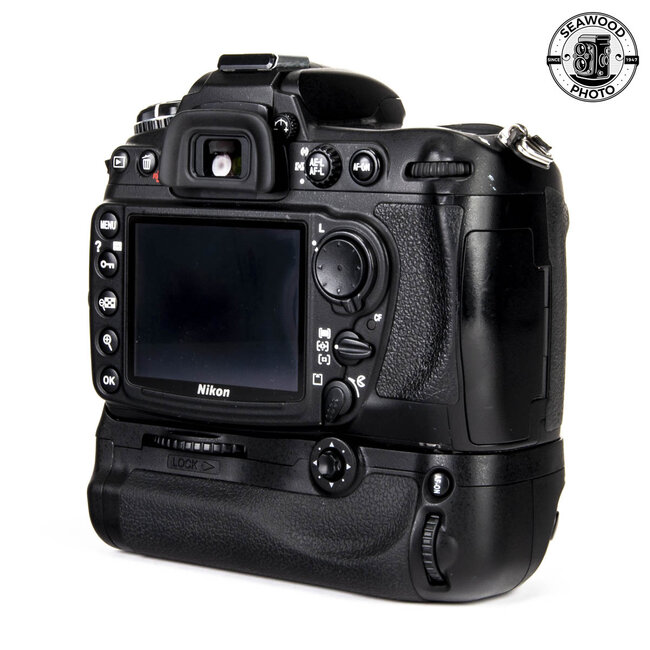 Nikon D300  Body 12.3MP w/ Battery Grip AS-IS