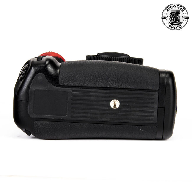 Nikon D300  Body 12.3MP w/ Battery Grip AS-IS