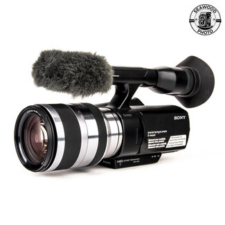 Sony Sony NEX-VG10 Handy cam w/ 18-200mm 3.5-6.5 OSS GOOD-