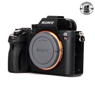 Sony Sony A7RII w/ charger -GOOD