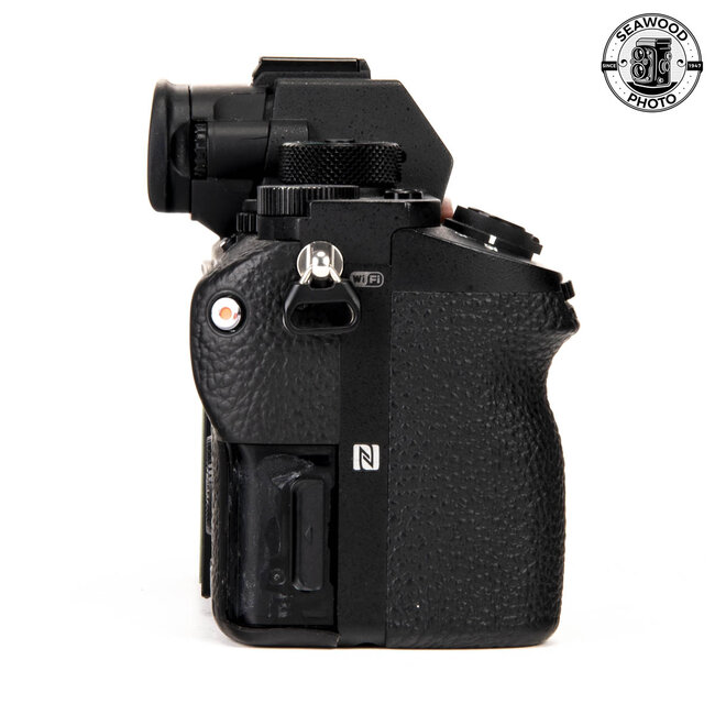 Sony A7RII w/ charger -GOOD