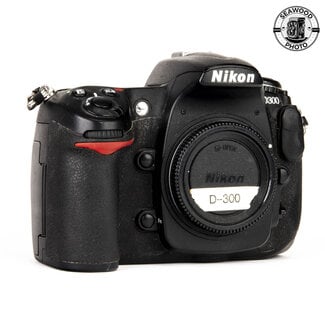 Nikon Nikon D300 12.3MP Body Only FOR PARTS