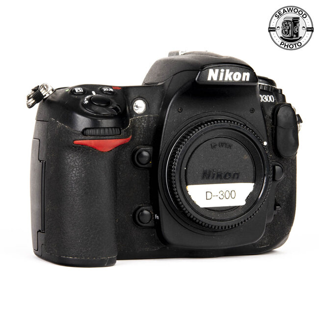 Nikon D300 12.3MP Body Only FOR PARTS