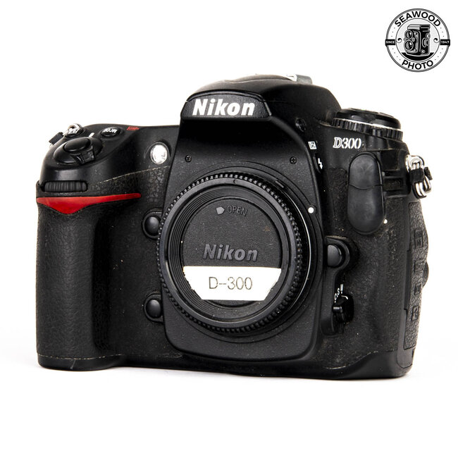Nikon D300 12.3MP Body Only FOR PARTS
