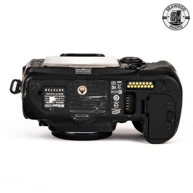 Nikon D300 12.3MP Body Only FOR PARTS