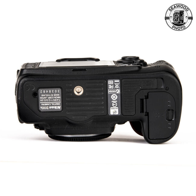Nikon D300s 12.3MP Body Only GOOD